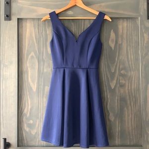 Women Cocktail Sleeveless Dress in Blue.